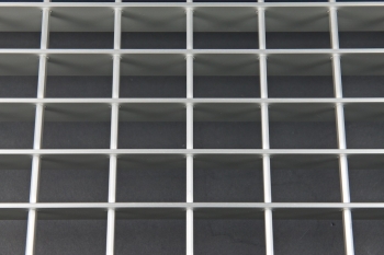 Gitterrost Treppenstufe aus Aluminium<br>Größe: 1000x235x73, Ma: 32/46 Ts: 40/3
