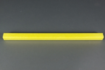 <b>SONDERPOSTEN</b><br><br>GFK-Leitersprosse mit pultrierter Trittfläche - ca. 30 x 28 x 495 mm (TxHxL)
